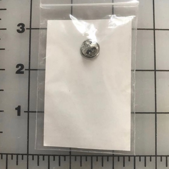 Dodger stadium 1962 to 1987 25 yr. anniversary pin - Picture 2 of 2